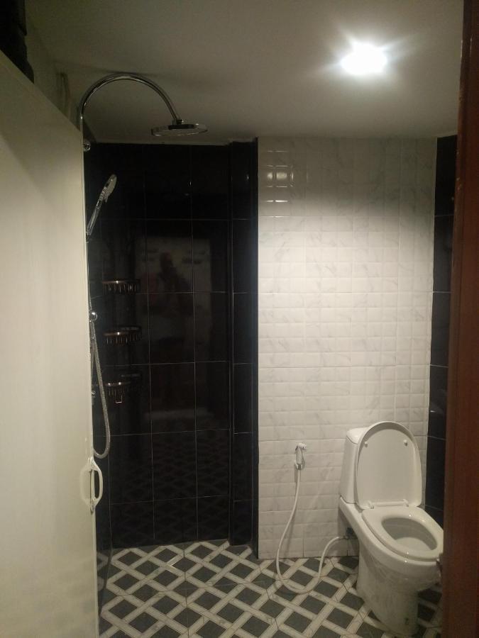 Gw Guesthouse Pattaya Bagian luar foto